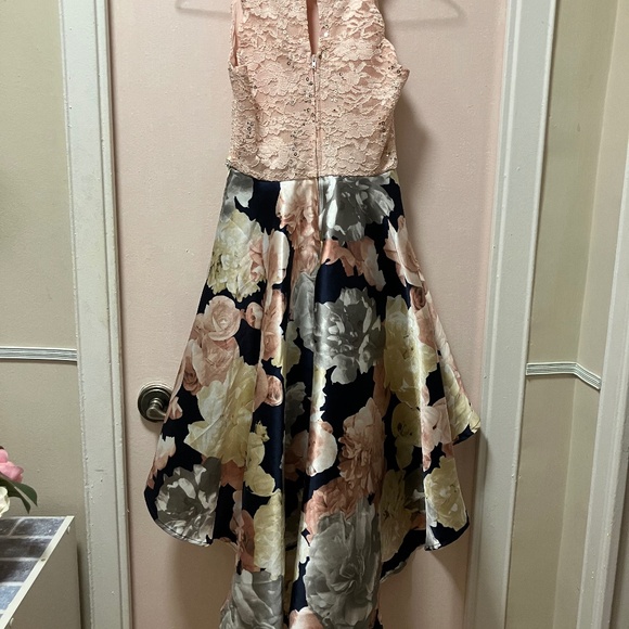 Lace & Floral High-Low Dress - Picture 1 of 2